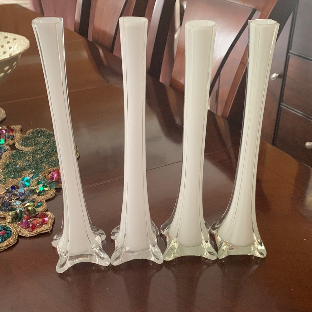 Vintage 4 Set White Eiffel Tower Style Vase Cased Glass Beautiful Slender 12”X1”